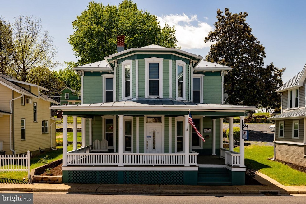 312 E Main St, Luray, VA 22835 - photo 1