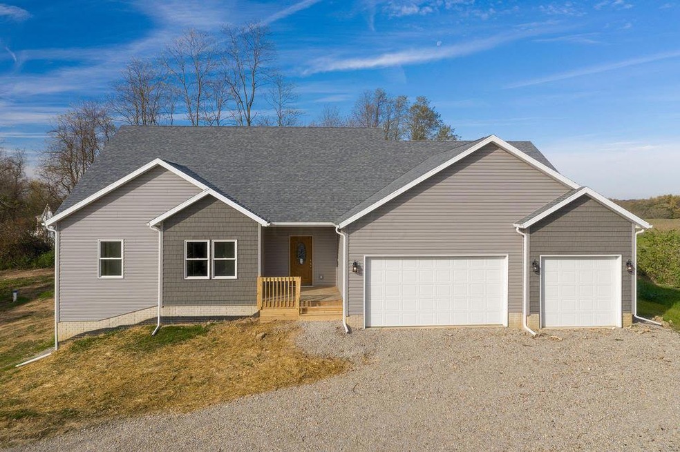 10700 Licking Trails Rd, Thornville, OH 43076 - photo 1