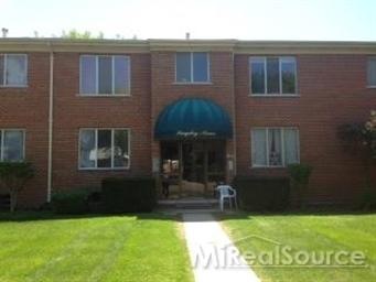 18574 Masonic unit 14, Fraser, MI 48026 - photo 1