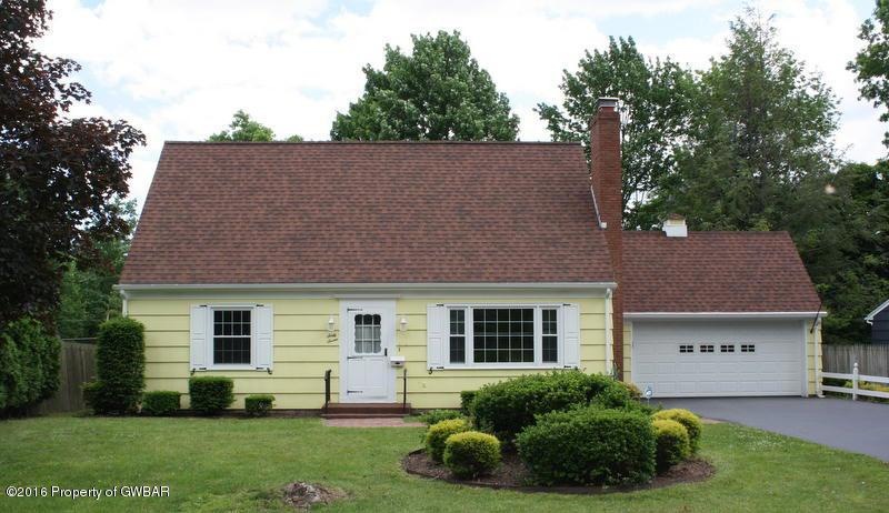 67 Spruce St, Mountain Top, PA 18707 - photo 1