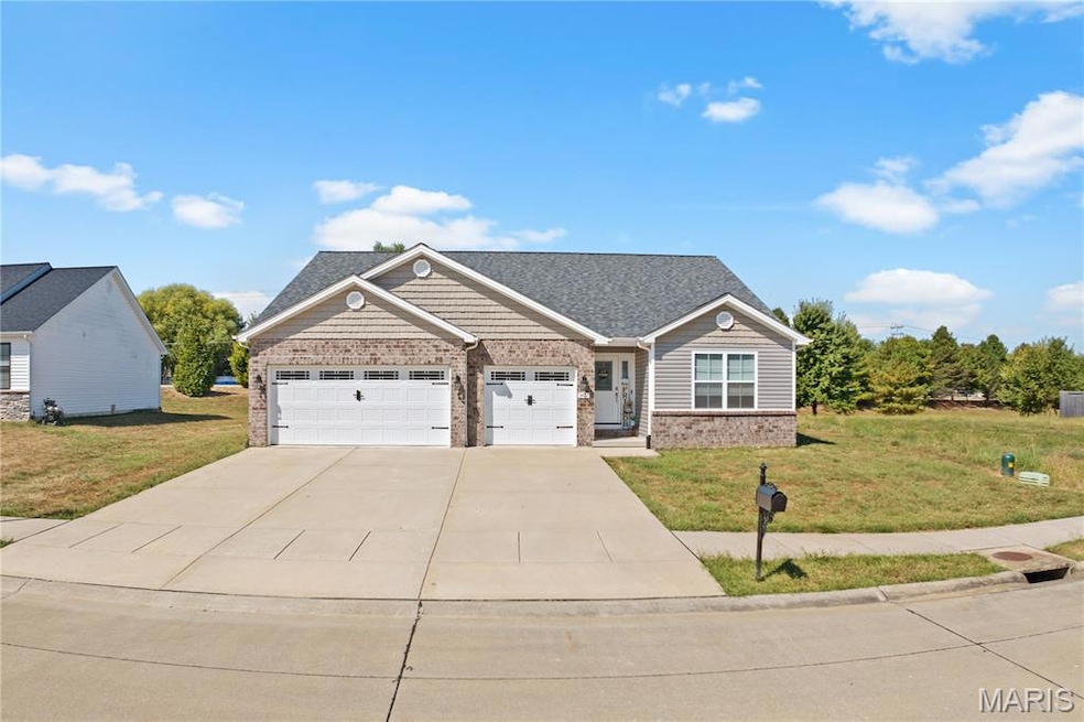 3422 Chippewa Dr, Belleville, IL 62221 - photo 1