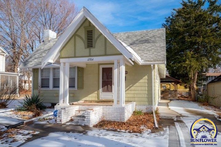 1284 SW Medford Ave, Topeka, KS 66604 - photo 1