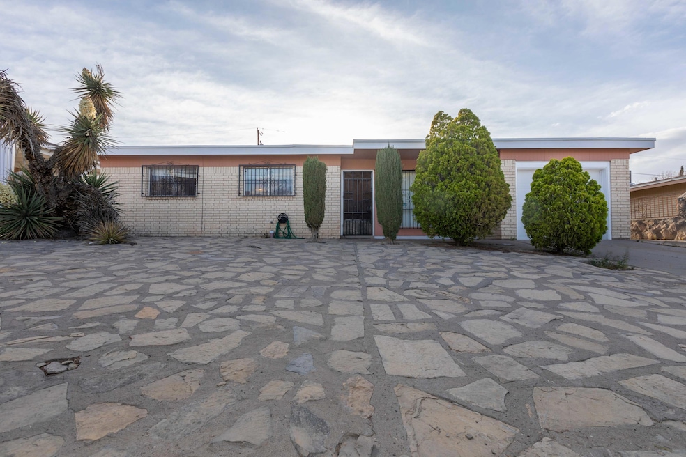 2209 Pacheco Dr, El Paso, TX 79935 - photo 1