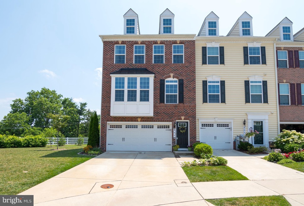 905 Magnolia Blossom Ct, Sykesville, MD 21784 - photo 1