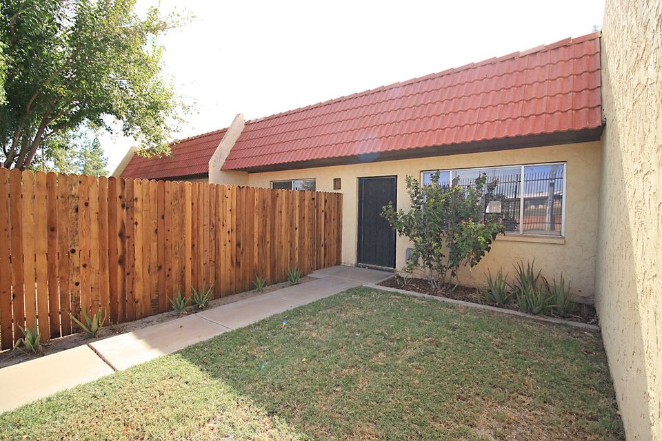 3303 W Tangerine
