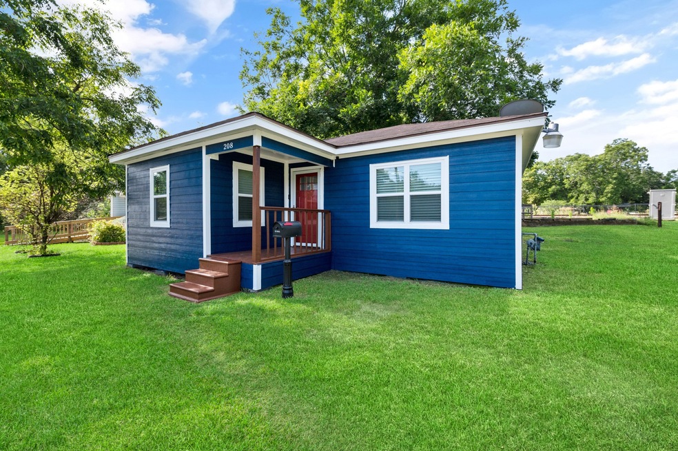 208 Old Galveston Rd, Alvin, TX 77511 - photo 1