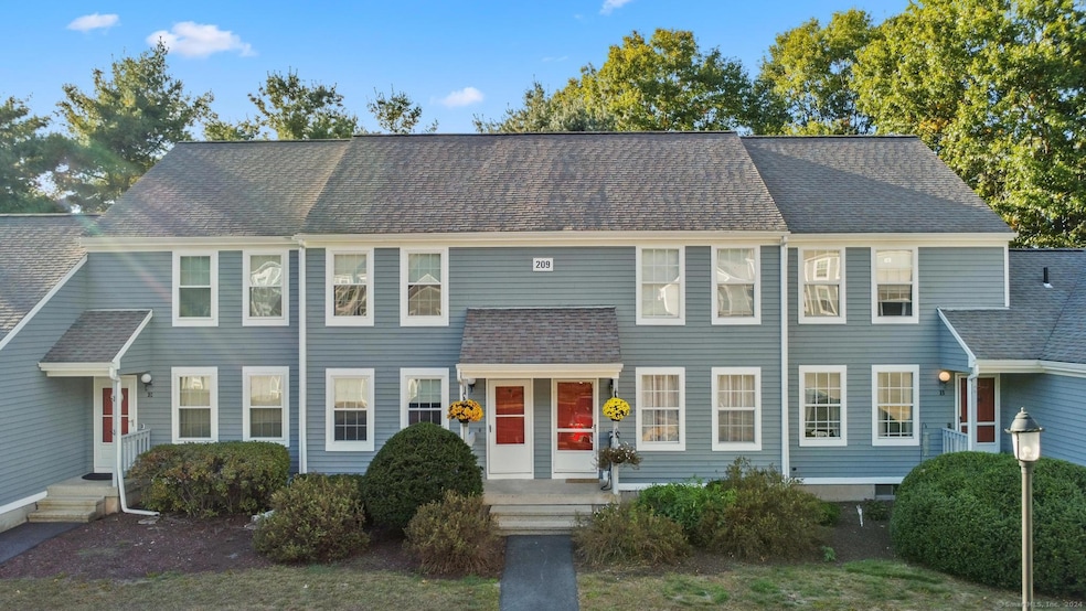 209 Oakland St unit D, Manchester, CT 06042 - photo 1