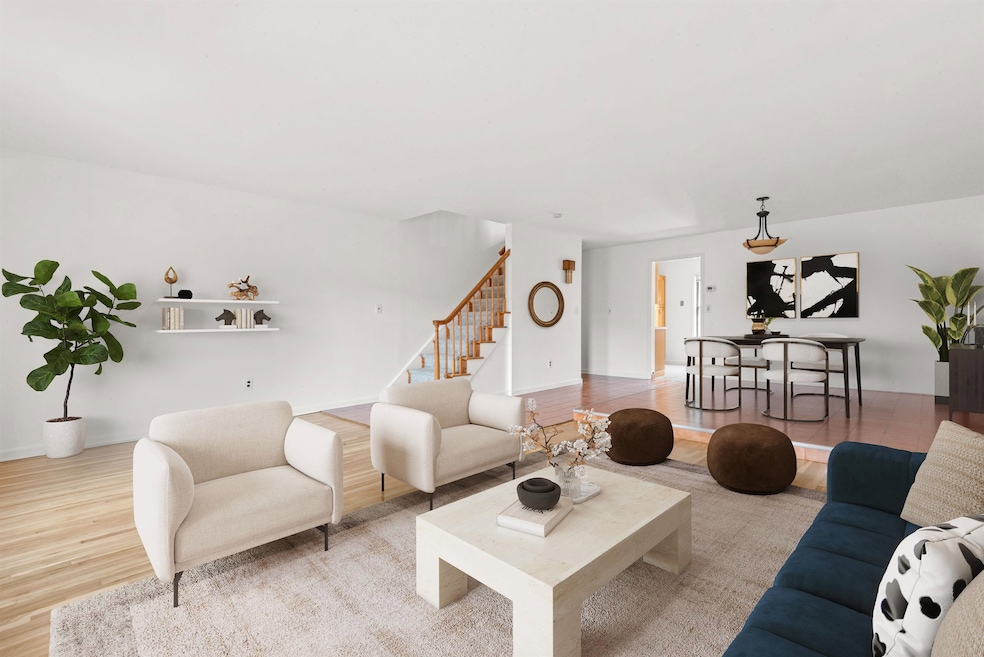 For Sale $599,995 • Co-Listing Agent