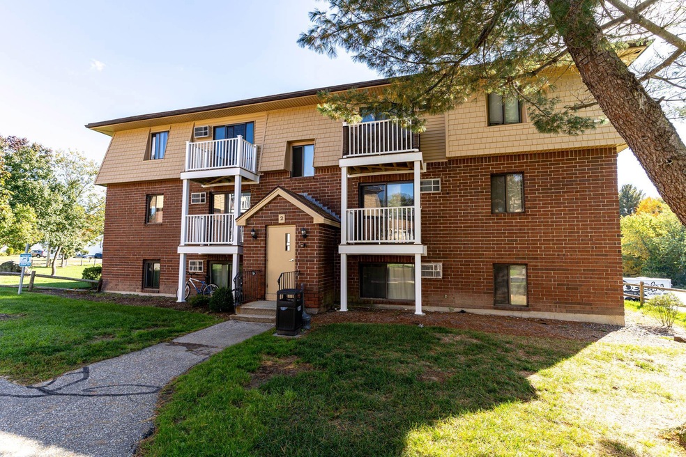 212 Lita Ln unit 212, Newmarket, NH 03857 - photo 1