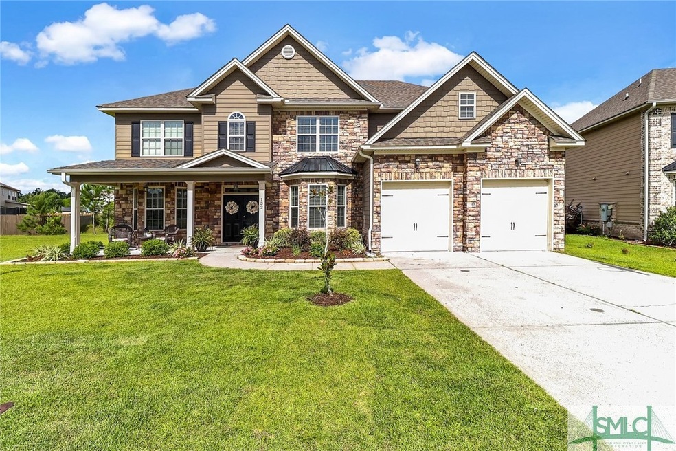 Front Exterior w/2 car garage
