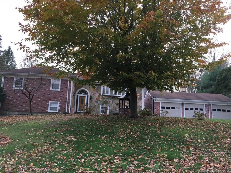 32 Oldfield Rd, Trumbull, CT 06611 - photo 1