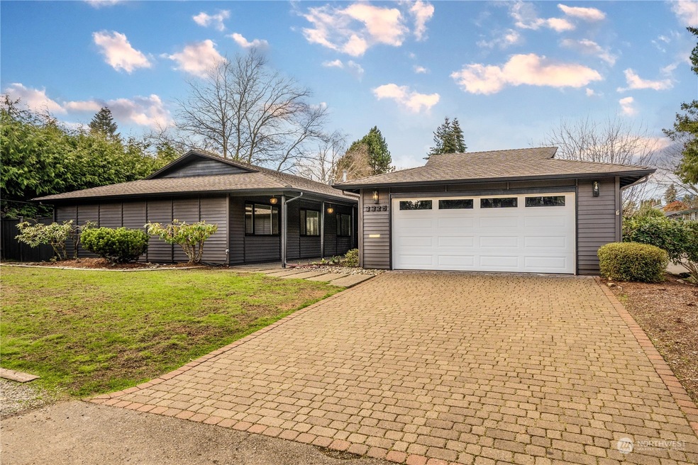 3325 84th Ave SE, Mercer Island, WA 98040 - photo 1