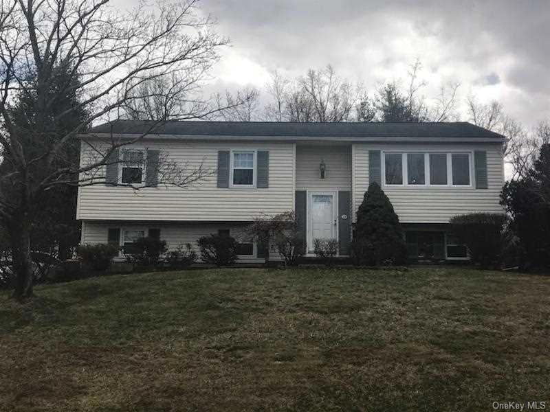 28 Macintosh Ln, Wappingers Falls, NY 12590 - photo 1