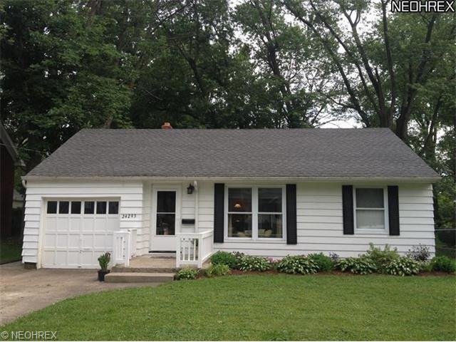 Great curb appeal!  Nice landscaping and a double 