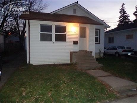 1109 Ossington Ave, Flint, MI 48507 - photo 1