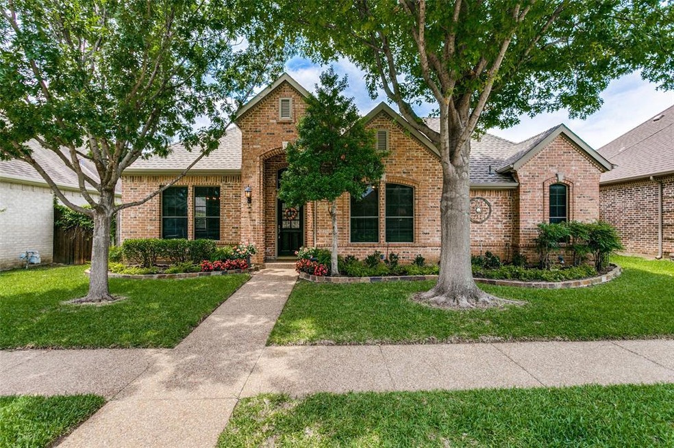 2224 Bedford Cir, Bedford, TX 76021 - photo 1