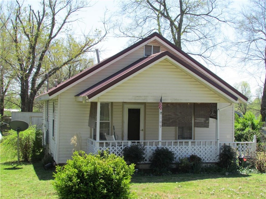 109 W Parks St, Prairie Grove, AR 72753 - photo 1