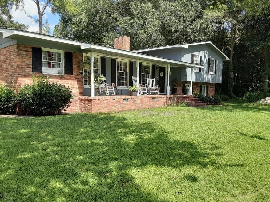 301 Gordon St E, Douglas, GA 31533 - photo 1