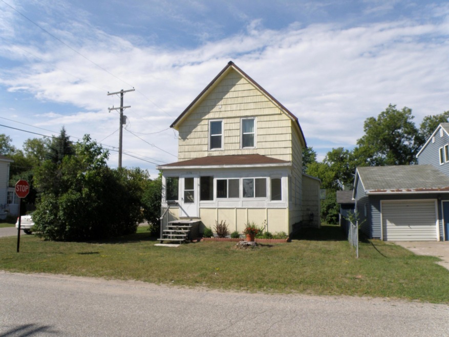 1526 W 5TH AVE