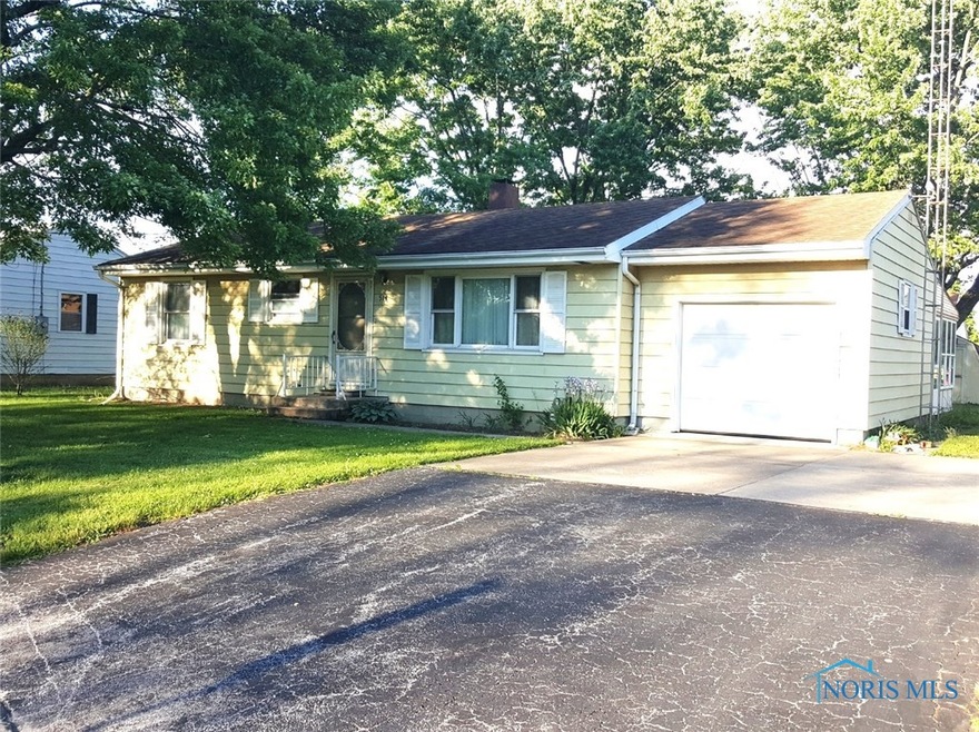 519 Lueke Ave, Woodville, OH 43469 - photo 1