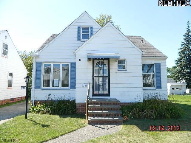 5154 Arch St, Maple Heights, OH 44137 - photo 1
