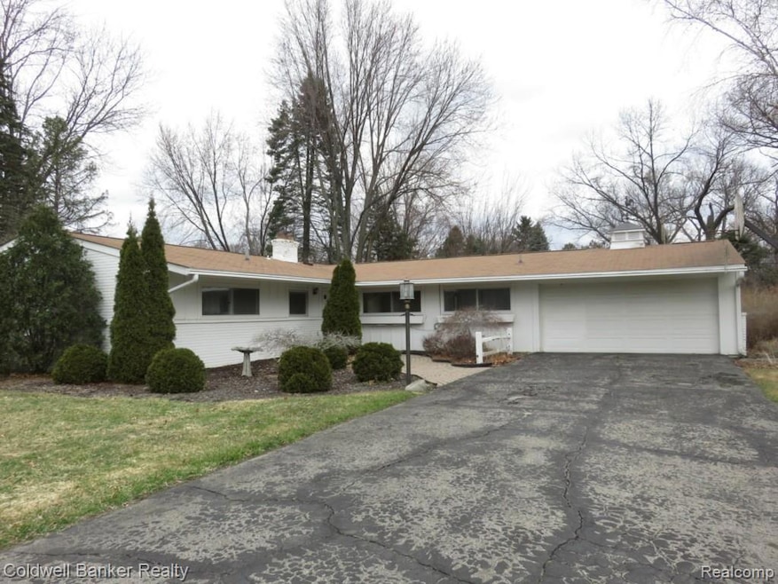 6885 Castle Ct, Bloomfield Hills, MI 48301 - photo 1