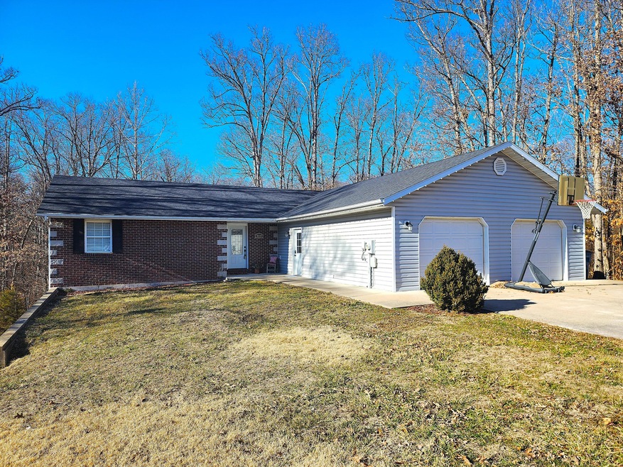 10390 Stoney Creek Ct, New Bloomfield, MO 65063 - photo 1