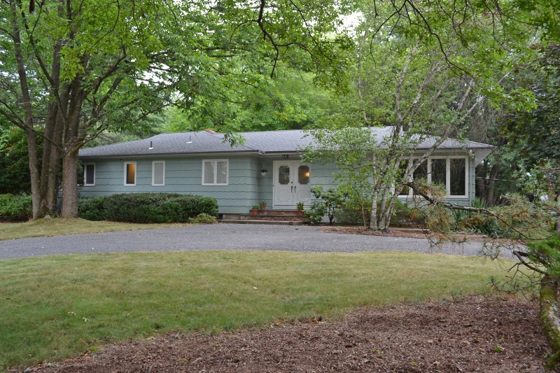 3 Windsor Gate, Upper Saddle River, NJ 07458 - photo 1