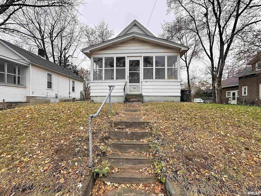 2008 9th St, Rock Island, IL 61201 - photo 1