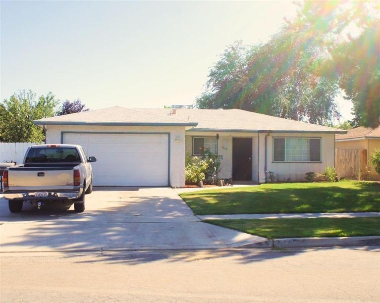 5848 E Saginaw Way, Fresno, CA 93727 - photo 1