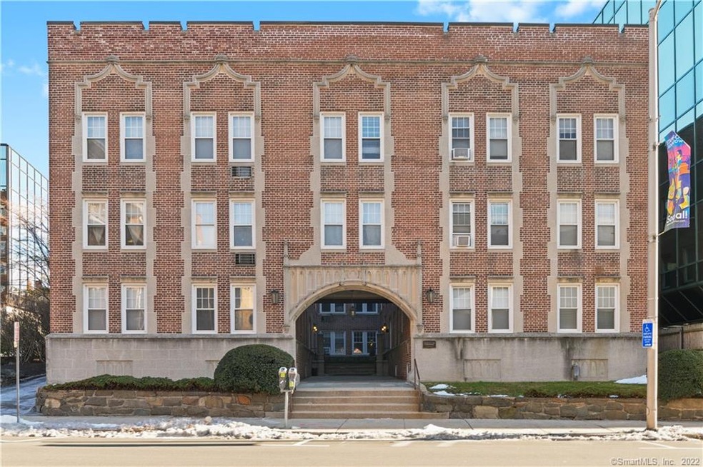 639 Summer St unit 15, Stamford, CT 06901 - photo 1