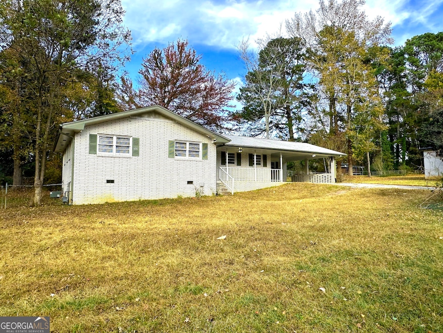 423 Center Cir SW, Conyers, GA 30094 - photo 1