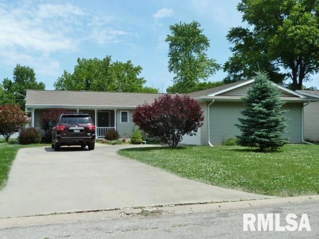 220 Mayfair Dr, Lincoln, IL 62656 - photo 1