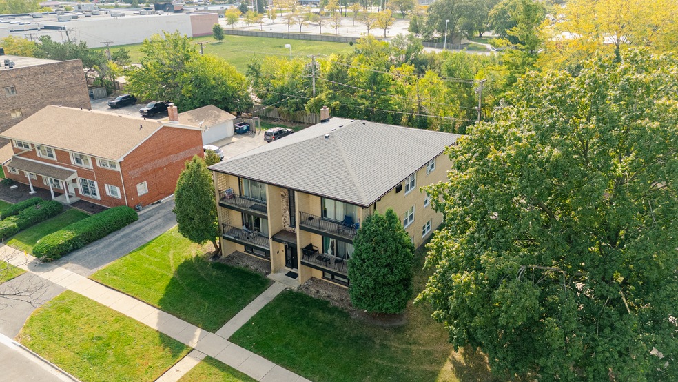 4335 Lindenwood Dr, Matteson, IL 60443 - photo 1