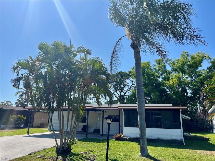 HUGE LANAI with all furniture to enjoy it!!!