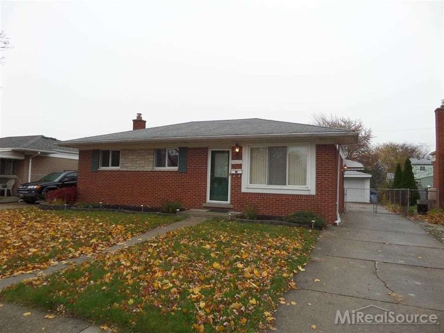 30620 Indigo St, Roseville, MI 48066 - photo 1