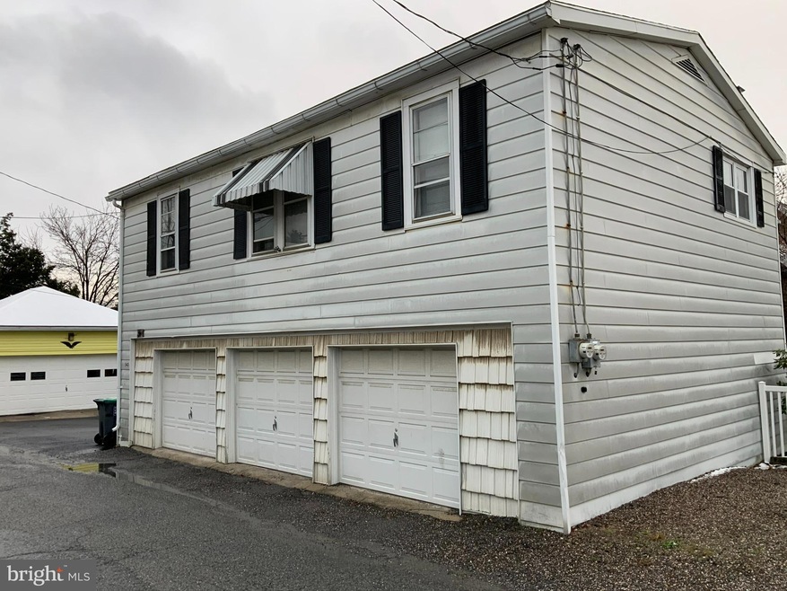 543 Hazle St, Tamaqua, PA 18252 - photo 1