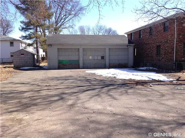 Garage Three Car Block Garage**Electric**Property 