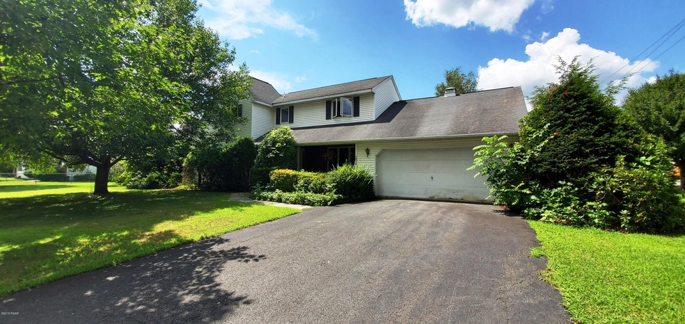 316 W Ann St, Milford, PA 18337 - photo 1