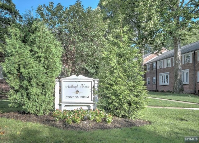 349 Bloomfield Ave unit 95, Verona, NJ 07044 - photo 1