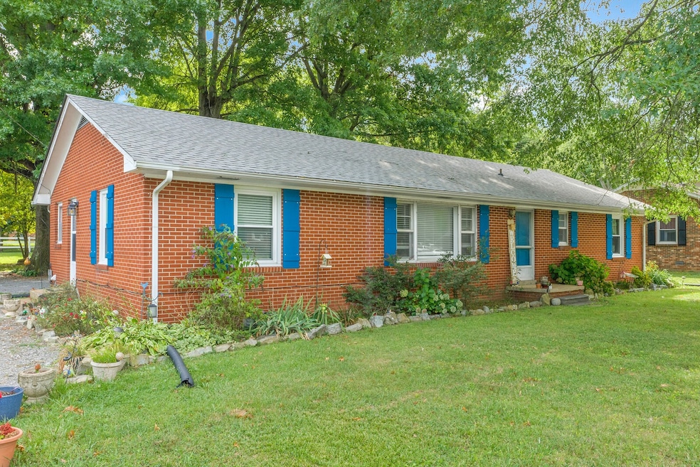 808 S Broadway St, Portland, TN 37148 - photo 1