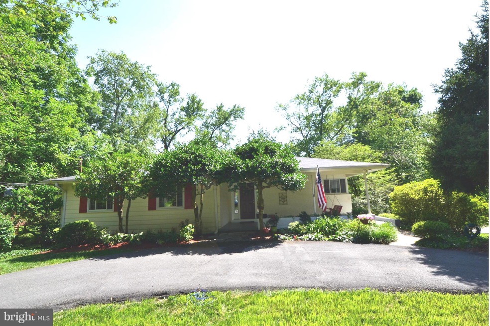 6609 Dearborn Dr, Falls Church, VA 22044 - photo 1