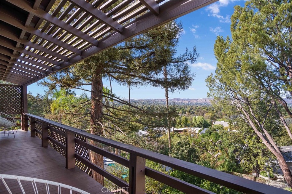 22663 Macfarlane Dr, Woodland Hills, CA 91364 - photo 1