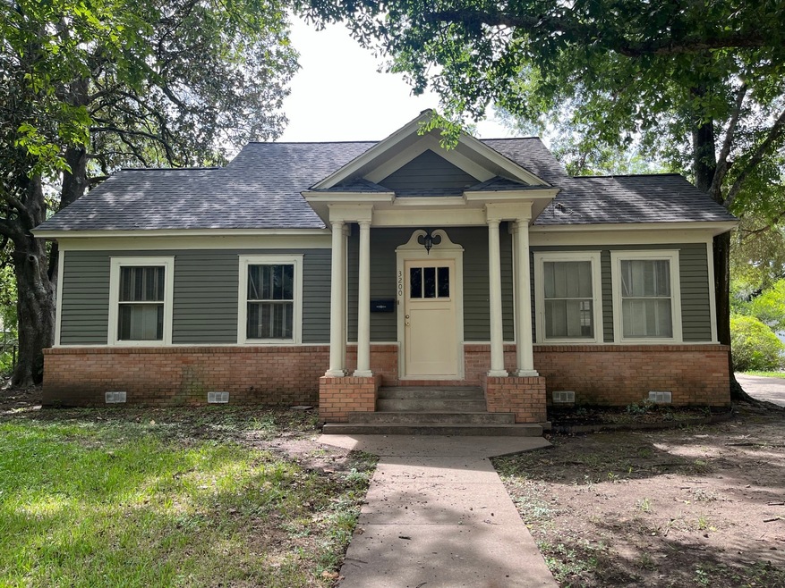 3200 Avenue K, Bay City, TX 77414 - photo 1