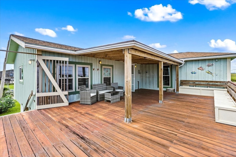Welcome to 16507 John Davis Rd. Check out that lar