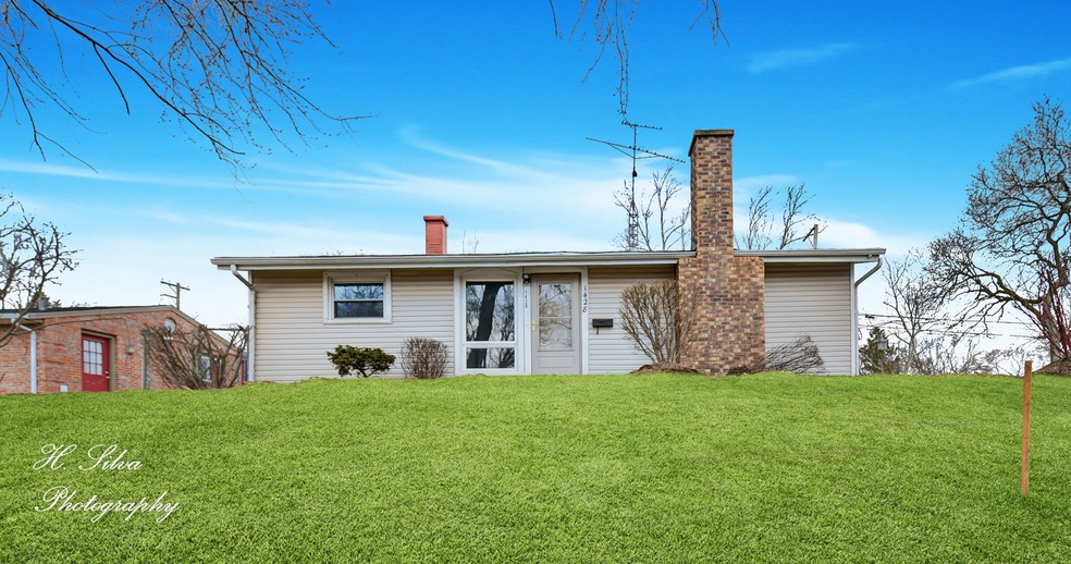 1428 Kings Rd, Carpentersville, IL 60110 - photo 1