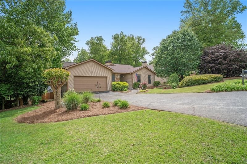 2262 Belle Vista Ct, Marietta, GA 30062 - photo 1