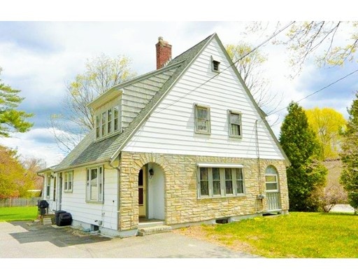 17 Marshall St, Clinton, MA 01510 - photo 1