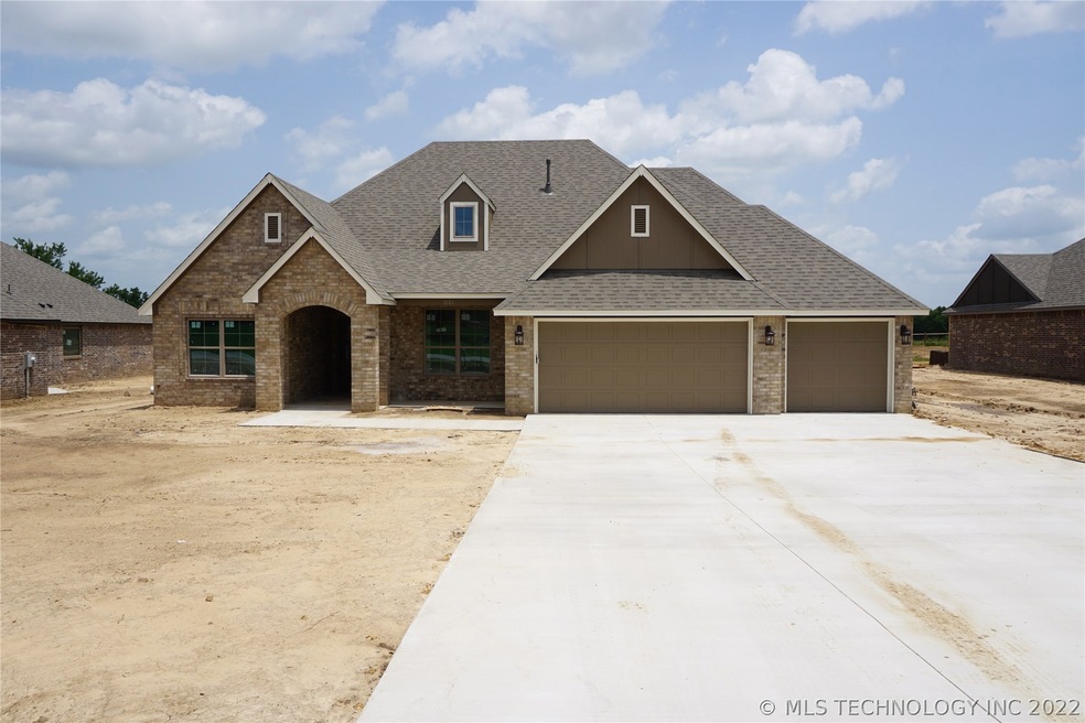 2121 S Osage, Skiatook, OK 74070 - photo 1