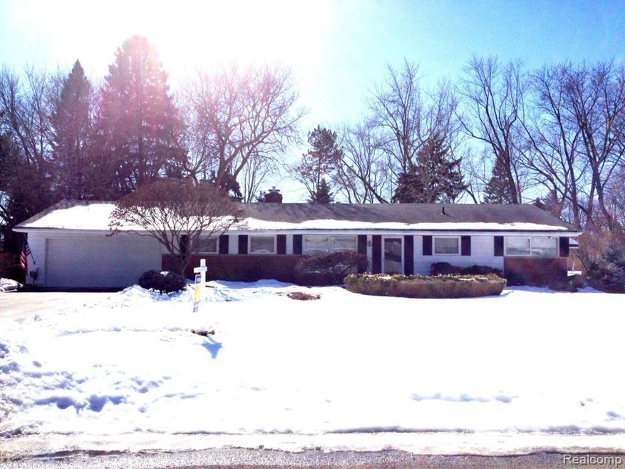 FRONT OF HOUSE
